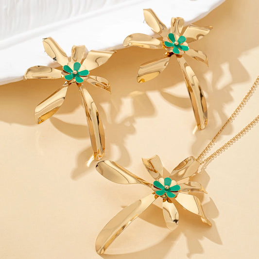 Women's Jewelry Set: Exaggerated Metal Flower Center with Green Enamel Craftsmanship, Earrings and Necklace Set, Suitable for Daily Wear and Vacation