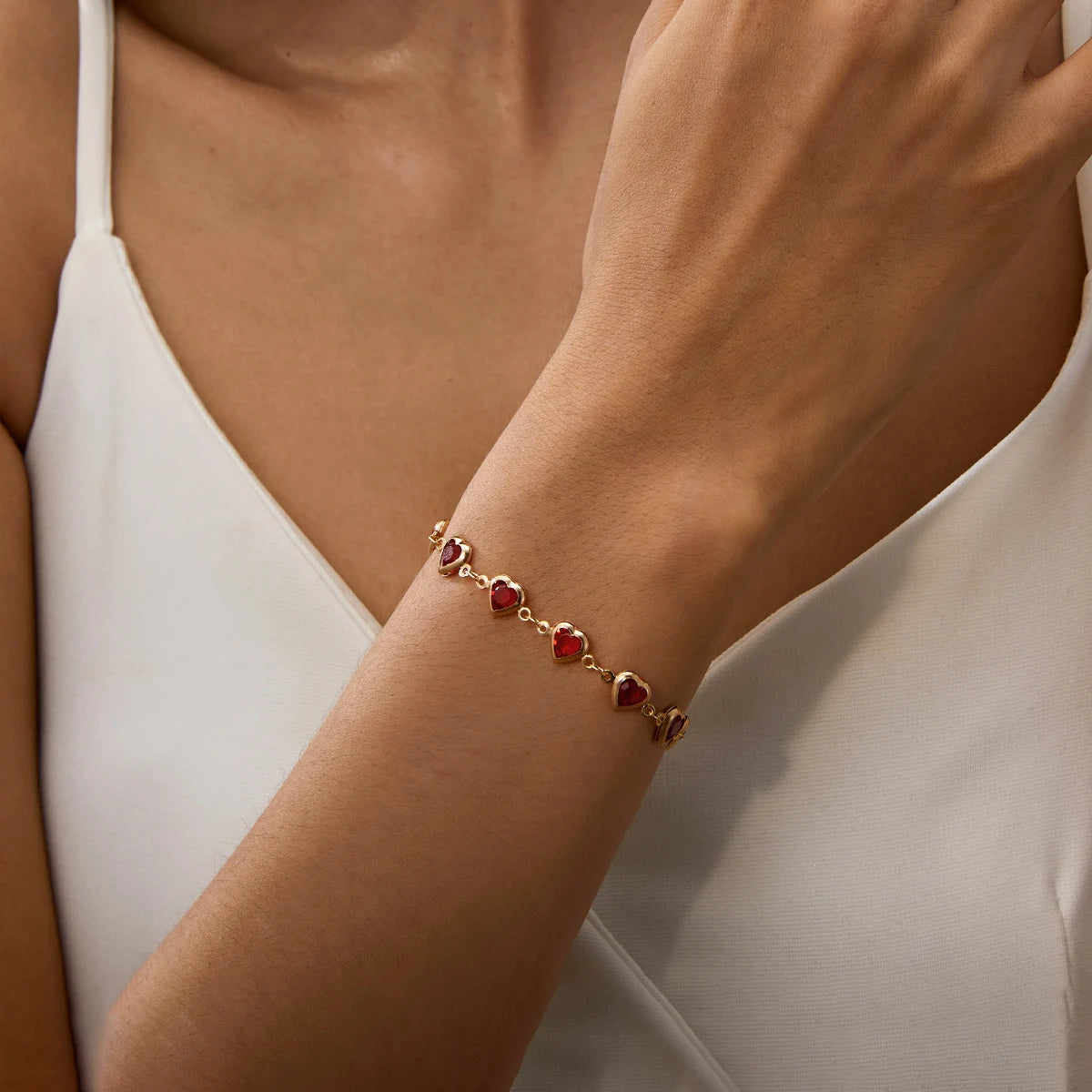 Elegant Red Crystal Zircon Metal Chain Bracelets for Women Colorful Heart Bracelets Party Wedding Girl Wrist Jewelry Gift