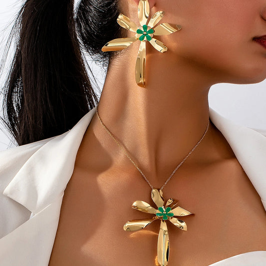 Women's Jewelry Set: Exaggerated Metal Flower Center with Green Enamel Craftsmanship, Earrings and Necklace Set, Suitable for Daily Wear and Vacation
