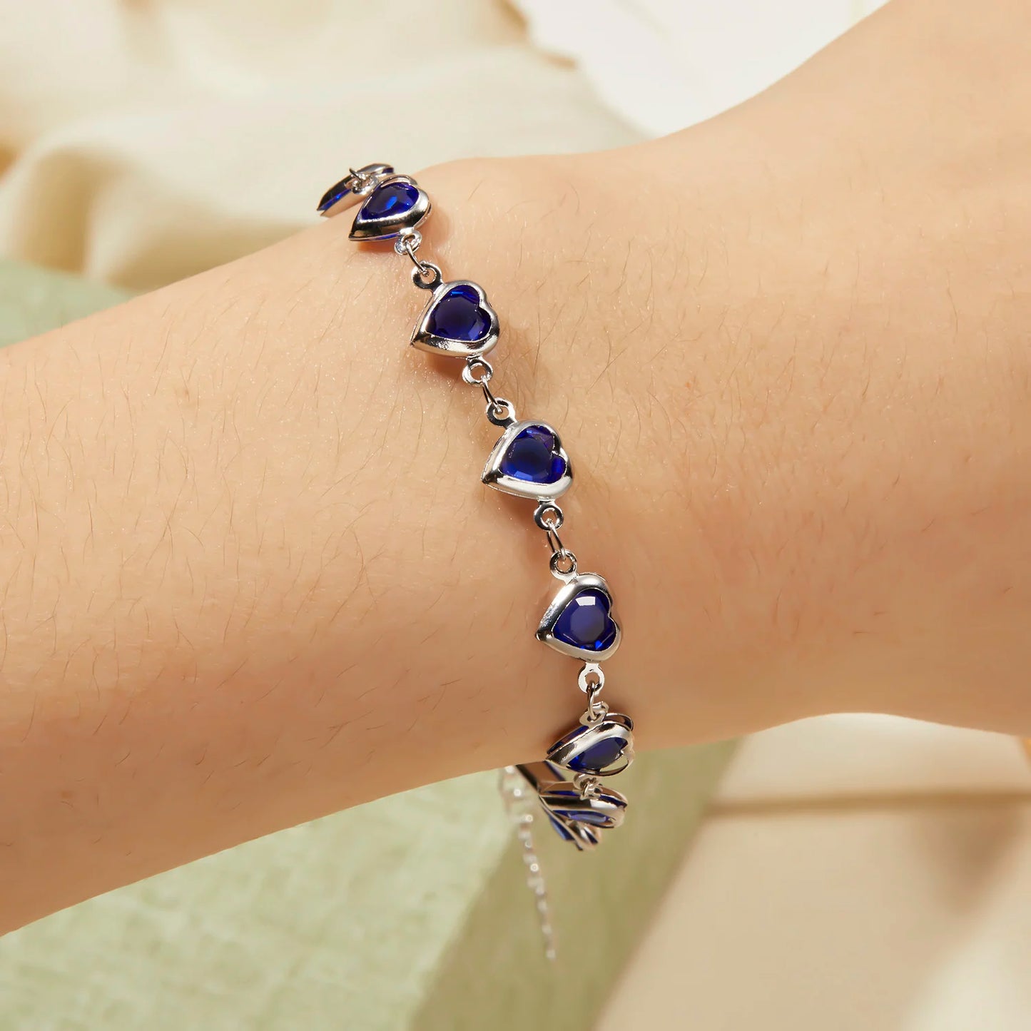 Elegant Red Crystal Zircon Metal Chain Bracelets for Women Colorful Heart Bracelets Party Wedding Girl Wrist Jewelry Gift
